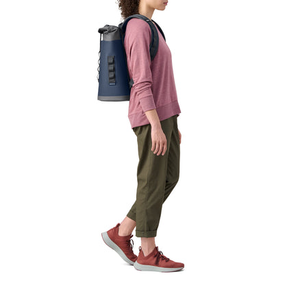 M12 Backpack Soft Cooler - US 2187